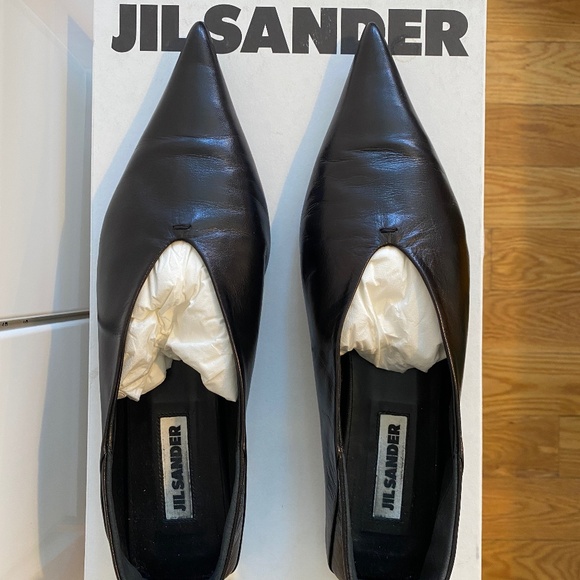 JIL SANDER Pointy Toe Flats - Black Leather - Size 40